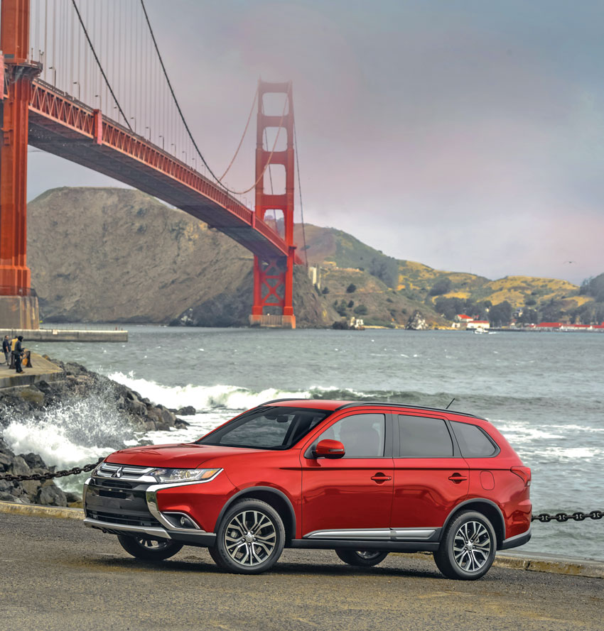 Exterior view of the 2016 Mitsubishi Outlander. (Courtesy: Mitsubishi Motors) 