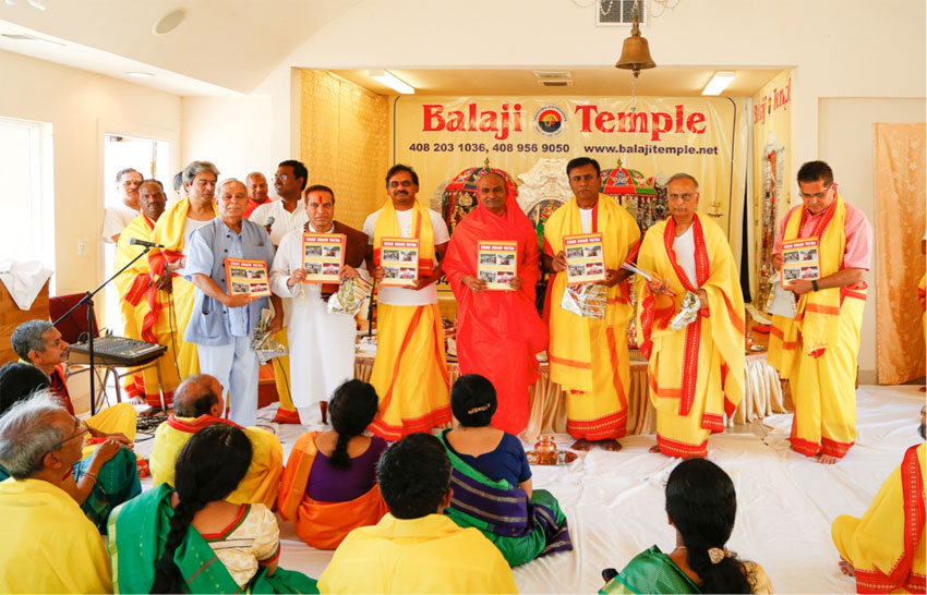 Narayananda Swami (c), with [r-l]: Manoj Bhamra, Prabhu Goel, R.K. Swami, Rajkumar, Habib Khan, Elango Velayuthan, Vittala Nityananda Swami, Mahesh Nihalani, Sharad Banerjee, Parthasarathy, Krishna Sheelam, and Thyagarajan.