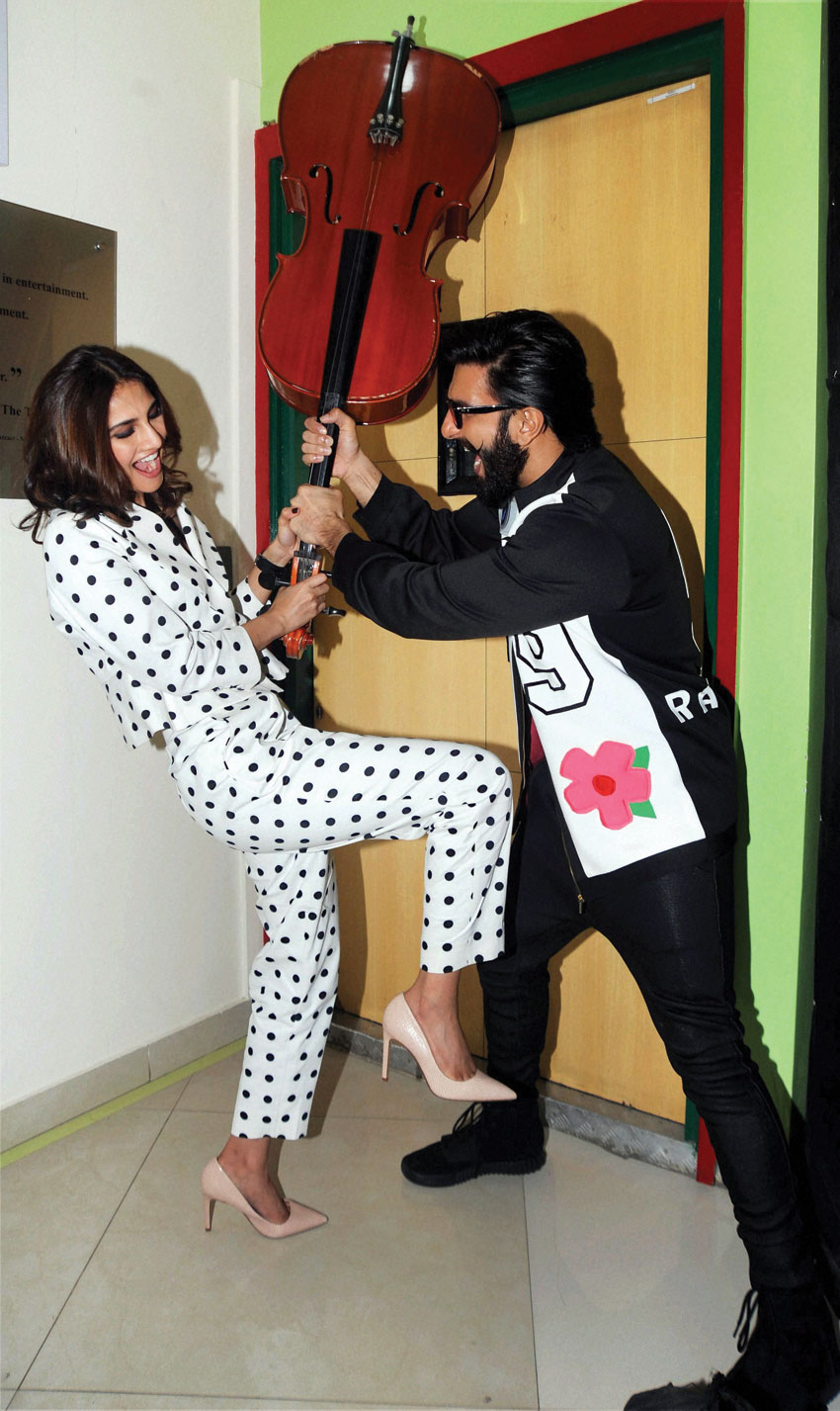 Vani Kapoor and Ranveer Singh at a promotion of 'Befikre' at Radio Mirchi studio in Mumbai, Nov. 28. (Press Trust of India) 