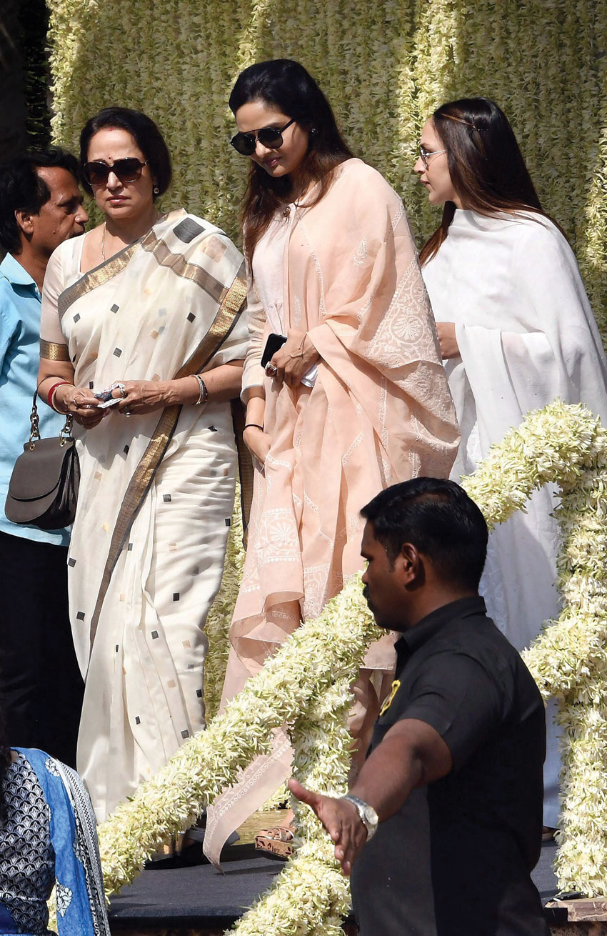 PAGE ENT SRIDEVI DIVA 05