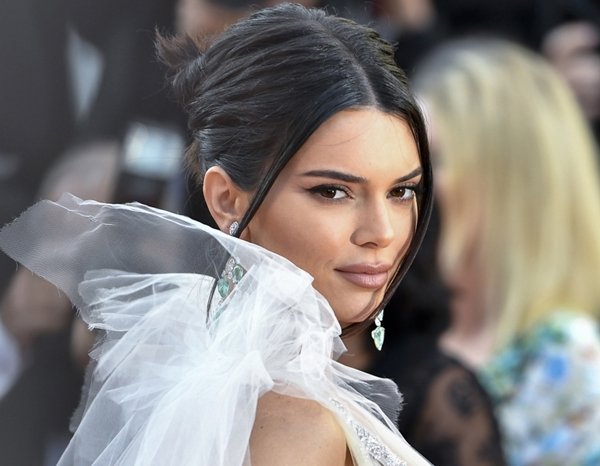 Siliconeer | Kendall Jenner Didn't Feel As 'sexy' As Sisters | Siliconeer