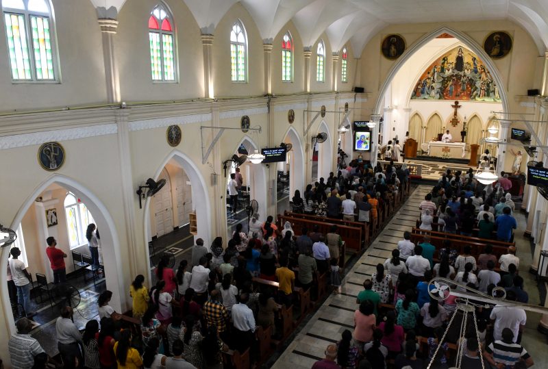 Siliconeer | Sri Lanka Catholics Hold First Sunday Mass After Easter ...