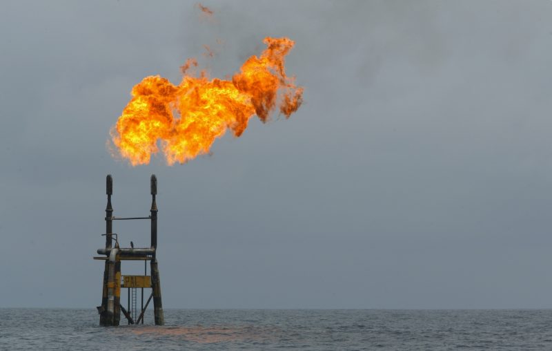 oil edge russiaukraine tensions drag on