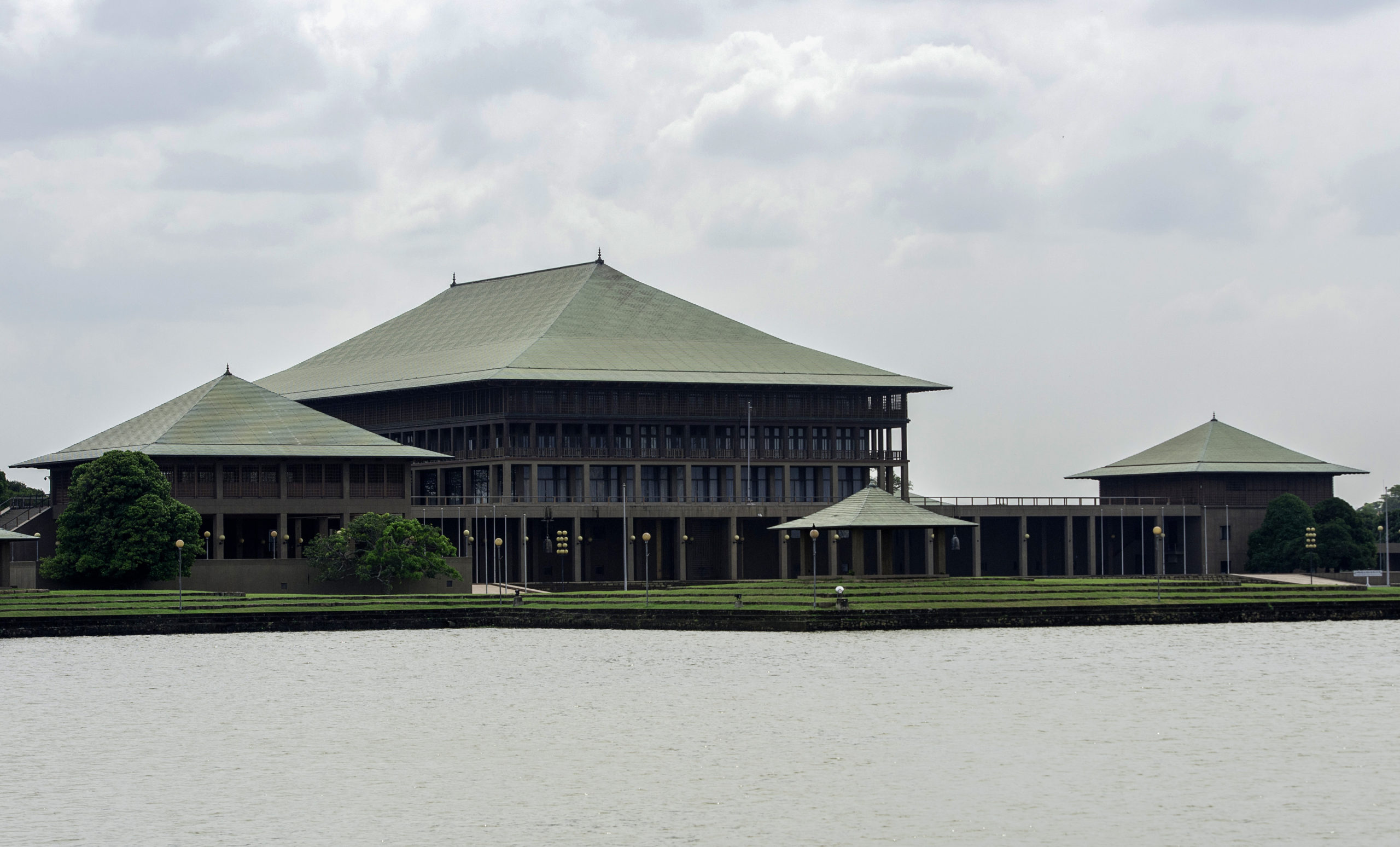 Siliconeer | Sri Lanka Faces Cash Crunch Without Parliament Amid Virus ...