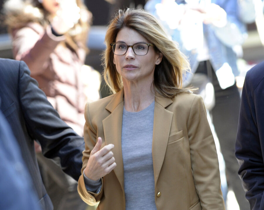 Siliconeer Actress Lori Loughlin To Plead Guilty In College Admissions Scandal