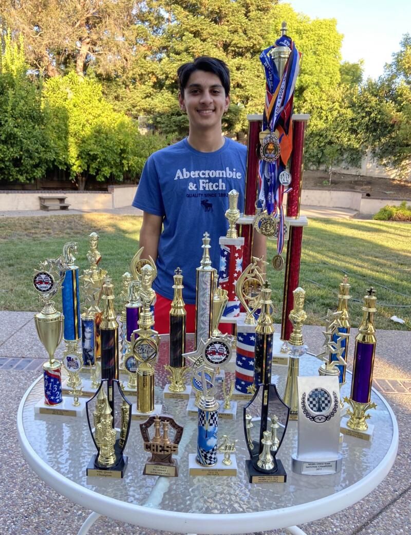 ChessTrophies Aayush Shah's Trophy Collection