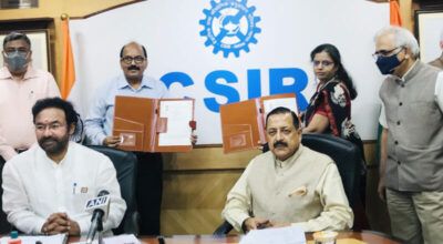 India's Minister of State for Science & Technology and Earth Sciences Dr. Jitendra Singh and the Minister for Culture, Tourism and Development of North Eastern Region (DoNER) G. Kishan Reddy at the signing of an MoU between the Ministry of Science &Technology and the Ministry of Culture, in New Delhi, Sept. 29. (PIB)