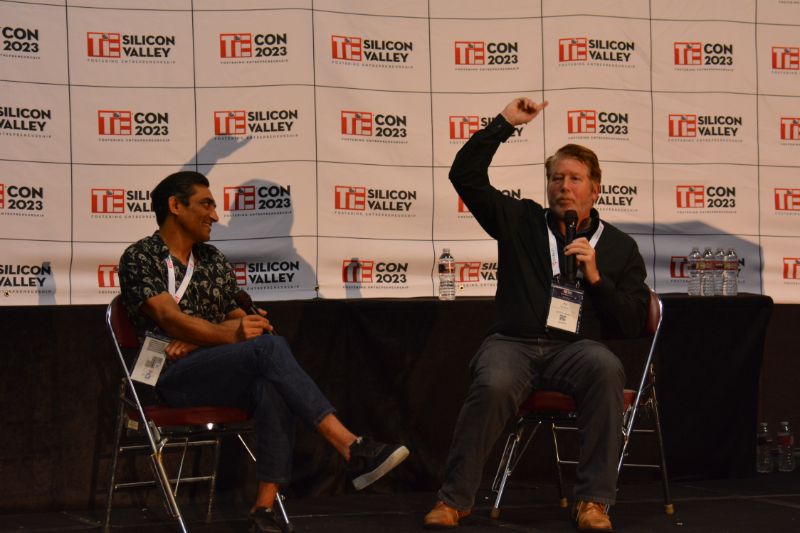 (L-r)Arvind Gupta, Partner at Mayfield, and Po Bronson, Managing Director of IndieBio and General Partner at SOSV, talk bio-chemistry to tackle climate change.