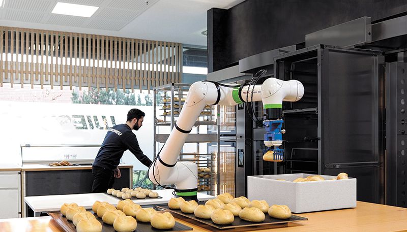 Page Robots 07 Candidate 2 Crx 10Ia Bakery Packing FANUC cobot packaging in bakery. (FANUC/IFR)