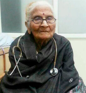 File photo of nonagenarian Bhakti Yadav, popularly known as "Doctor Dadi" from Indore, who was chosen for Padma Shri. Yadav, 91, is the first woman from Indore to hold an MBBS degree, and has been treating patients free of cost for the past 68 years and has helped deliver thousands of babies. (Press Trust of India) page-2017-india-republic-day-10