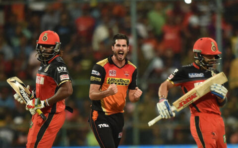 Sunrisers Hyderabad Ben Cutting (c) celebrates the wicket of Chris Gayle during the IPL 2016 Final. (Shailendra Bhojak | PTI) page-cricket-ipl9-08