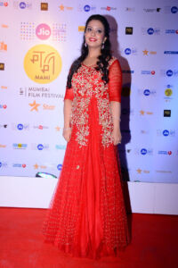Amrita Devendra Fadnavis at the closing ceremony of Jio MAMI 18th Mumbai Film Festival with Star. page-ent-jio-mami-07