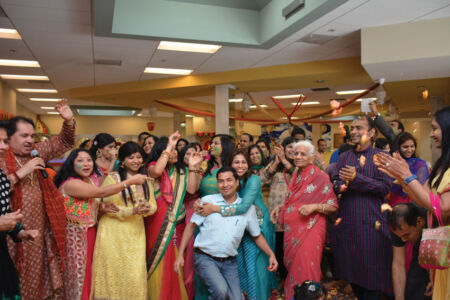 Dadi Pariwar USA Holi with flowers. page-holi-04-dadipariwar