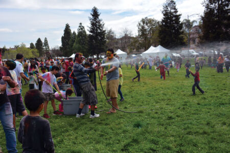 Fremont. page-holi-08-fremont