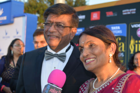 PAGE-IIFA-KIRAN-PATEL-AND-WIFE-DSC_4942