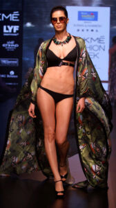 page-lakme-fashion-week-lfw2016winter-07