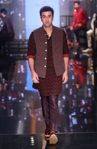 page-lakme-fashion-week-lfw2016winter-14