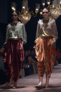 page-lakme-fashion-week-lfw2016winter-21