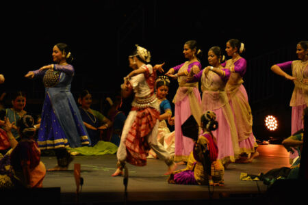 A dance performance by local SF Bay Area performers in honor of the Prime Minister’s visit at SAP Center, in San Jose, Calif., Sept. 27. (Amar D. Gupta | Siliconeer) page-modi-11-adg