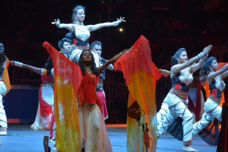 A dance performance by local SF Bay Area performers from Mona Khan Dance Academy in honor of the Prime Minister’s visit at SAP Center, in San Jose, Calif., Sept. 27. (Amar D. Gupta | Siliconeer) page-modi-12-adg