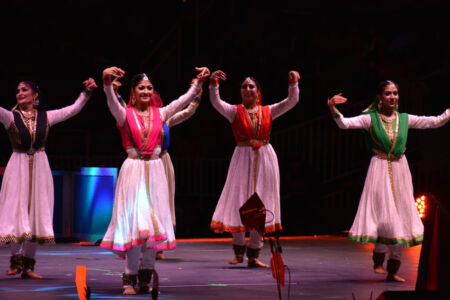 A dance performance by local SF Bay Area performers in honor of the Prime Minister’s visit at SAP Center, in San Jose, Calif., Sept. 27. (Amar D. Gupta | Siliconeer) page-modi-15-adg