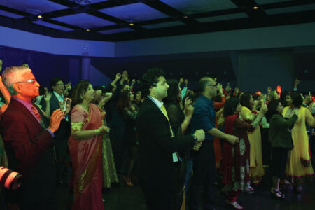 The crowd goes crazy as Mika Singh takes the stage at TiE Banquet. (Vansh A. Gupta/Siliconeer) page-tiecon-2017-banquet-15