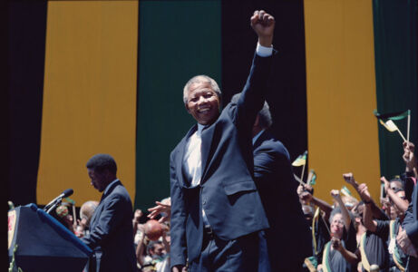 Ken Friedman, Nelson Mandela "For a Free South Africa", Oakland Coliseum, Oakland, CA, June 30, 1990. Chromogenic print. Courtesy of Ken Friedman. Bill Graham and the Rock & Roll Revolution is organized and circulated by the Skirball Cultural Center, Los Angeles, California. On view March 17–July 5, 2016 at The Contemporary Jewish Museum, San Francisco. page-travel-al-bill-graham-07