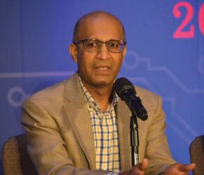 Dr. Nitin Salunke, Medtronic – Neurovascular, speaks in Health Tech Track: Would You Trust Your AI Doctor? page-tie-28-dsc_7749