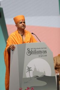 Pujya Brahmavihari Swami addresses the assembly page-uae-baps-hindu-temple-10