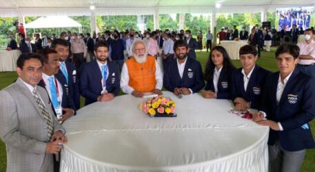 Prime Minister Narendra Modi with the Indian Wrestling Contingent to Tokyo 2020 Olympics, in New Delhi, Aug. 16. (PIB) Prime Minister Narendra Modi with the Indian Wrestling Contingent to Tokyo 2020 Olympics, in New Delhi, Aug. 16. (PIB)