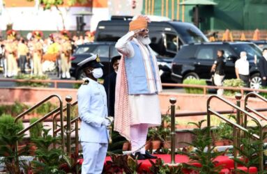 Indian Prime Minister Narendra Modi inspecting the Guard of Honor at Red Fort, on 75th Independence Day, in Delhi, Aug. 15. (PIB) Indian Prime Minister Narendra Modi inspecting the Guard of Honor at Red Fort, on 75th Independence Day, in Delhi, Aug. 15. (PIB)