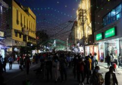 Shoppers throng Deepawali Markets at Karol Bagh, in New Delhi, October 31, 2021. (Siliconeer/APHIMAGES)