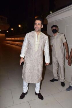 Bollywood stars – Salman Khan , Ekta Kapoor, Harleen Sethi, Anita Hassandani, Karishma Tanna, Mouni Roy, Krystle dSouza, Urvashi Dholakia, Sakshi Tanwar, Ridhima Pandit – shine at Ekta Kapoor's Diwali Bash in Mumbai. (Siliconeer/APHIMAGES) Bollywood stars – Salman Khan , Ekta Kapoor, Harleen Sethi, Anita Hassandani, Karishma Tanna, Mouni Roy, Krystle dSouza, Urvashi Dholakia, Sakshi Tanwar, Ridhima Pandit – shine at Ekta Kapoor's Diwali Bash in Mumbai. (Siliconeer/APHIMAGES)