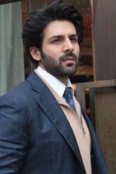 Bollywood actor Kartik Aaryan during promotions of his Netflix film "Dhamaka," in New Delhi, Nov. 15, 2021. (APHimages)