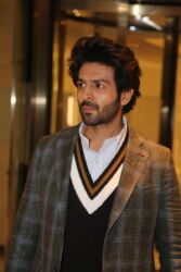 Bollywood actor Kartik Aaryan during promotions of his Netflix film "Dhamaka," in New Delhi, Nov. 15, 2021. (APHimages)