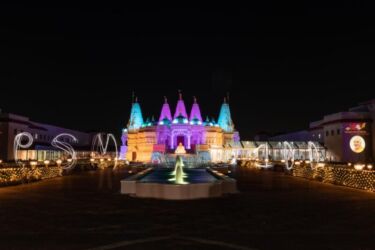 Diwali lights at BAPS Shri Swaminarayan Mandir, Chicago, IL Diwali lights at BAPS Shri Swaminarayan Mandir, Chicago, IL