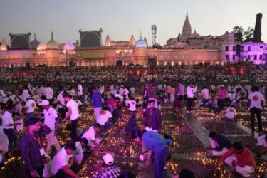 Record 1.5 Million Diyas lit at Ayodhya, India on occasion of Diwali (Photos: Pallav Paliwal) Record 1.5 Million Diyas lit at Ayodhya, India on occasion of Diwali (Photos: Pallav Paliwal)