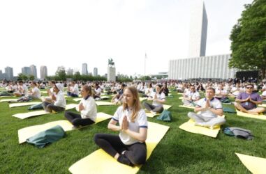 People perform yoga at 9th annual International Day of Yoga 2023 celebrations at UN Headquarters, in New York on June 21, 2023. PM presents on the occasion. (PIB) People perform yoga at 9th annual International Day of Yoga 2023 celebrations at UN Headquarters, in New York on June 21, 2023. PM presents on the occasion. (PIB)